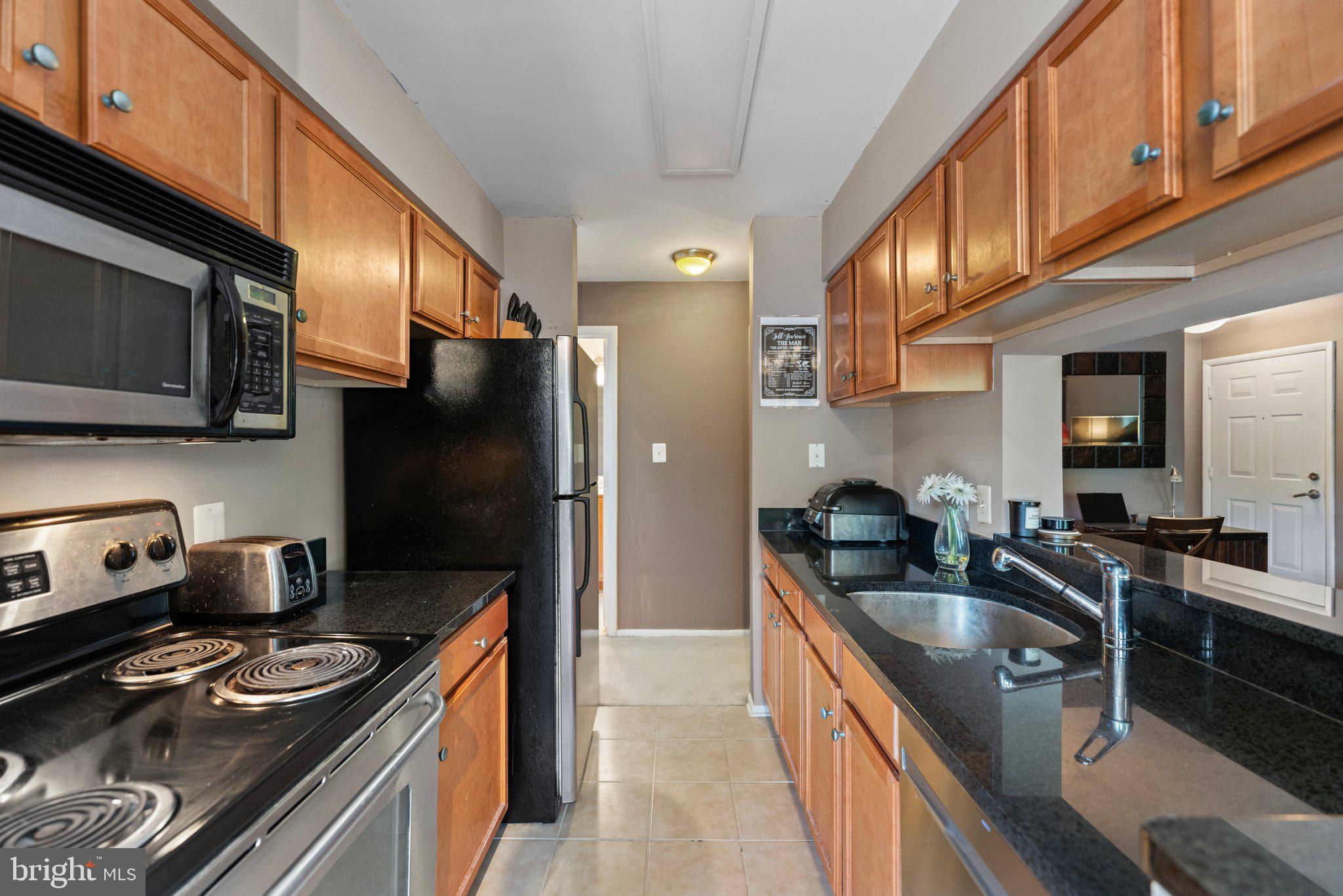 1799 Jonathan Way, Unit 1799C Reston, VA 20190 - Photo 10 of 56 Kitchen