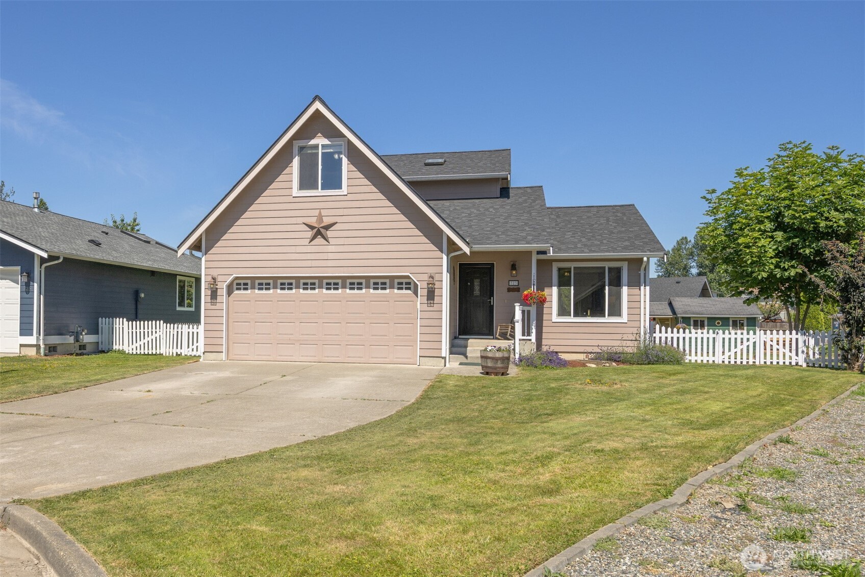 323 Wilson Lane Sumas, WA 98295 - Photo 2 of 40