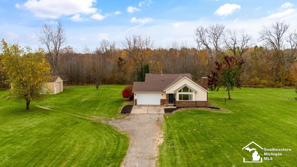 640 Carleton Rockwood Road Carleton, MI 48117 - Photo 3 of 62 50159971-2e051702-ced4-4143-82c3-22ddbb672b58.JPG