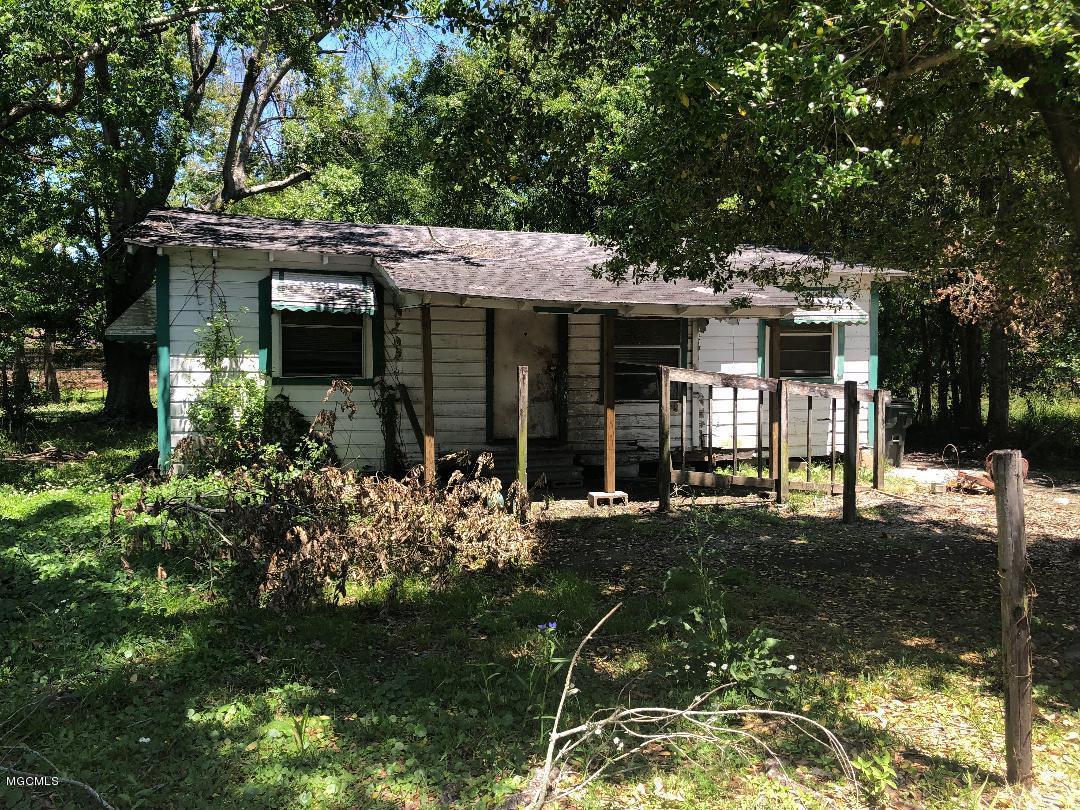 4819 Frederick Street Moss Point, MS 39563 - Photo 3 of 3 Moss Point Home 3