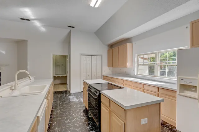 $375,000 | 3958 Royal Oaks Drive, Tallahassee, FL 32309