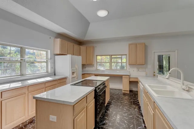 $375,000 | 3958 Royal Oaks Drive, Tallahassee, FL 32309