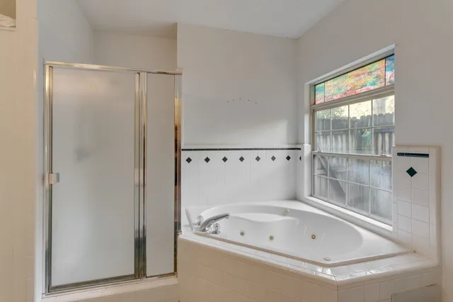 $375,000 | 3958 Royal Oaks Drive, Tallahassee, FL 32309