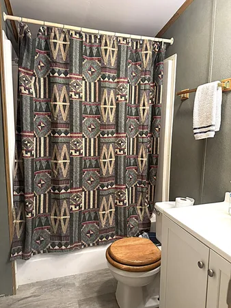 $205,500 | 11565 Sherwood Drive, Demotte, IN 46310