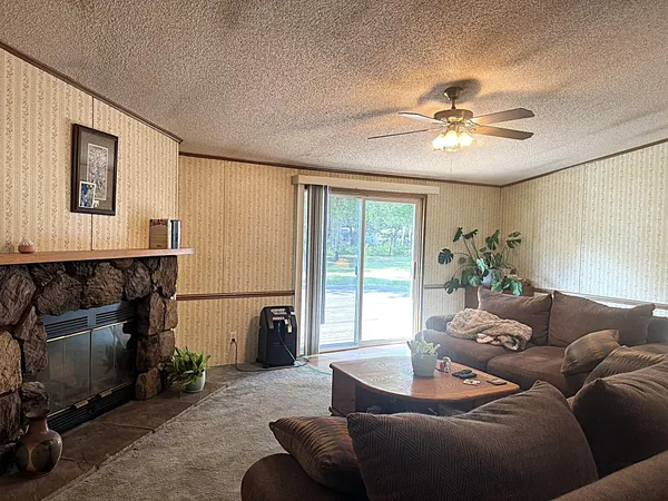 $205,500 | 11565 Sherwood Drive, Demotte, IN 46310