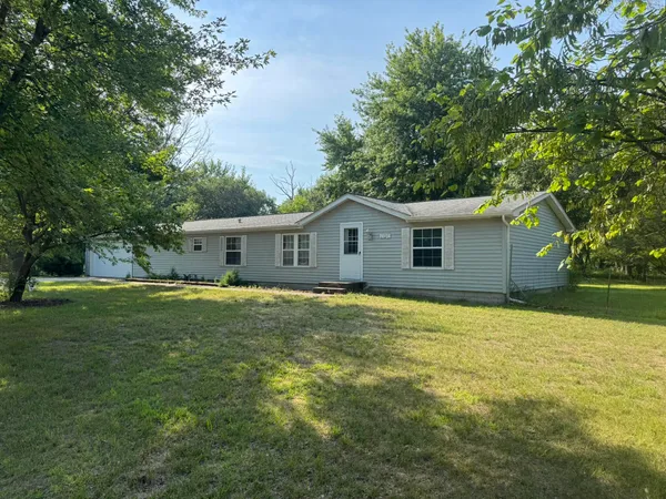 $205,500 | 11565 Sherwood Drive, Demotte, IN 46310