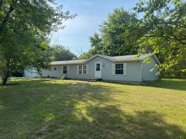$205,500 | 11565 Sherwood Drive, Demotte, IN 46310
