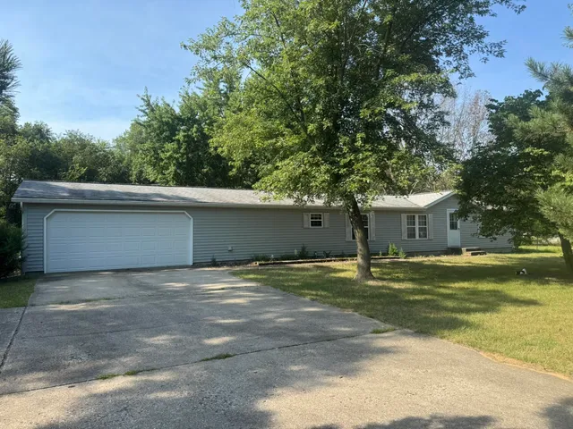 $205,500 | 11565 Sherwood Drive, Demotte, IN 46310