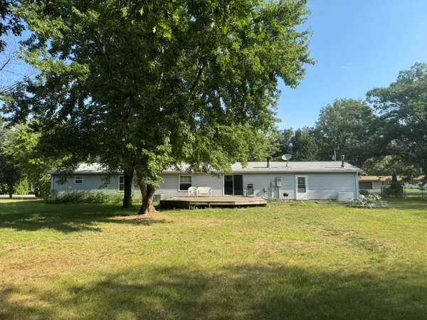 $205,500 | 11565 Sherwood Drive, Demotte, IN 46310