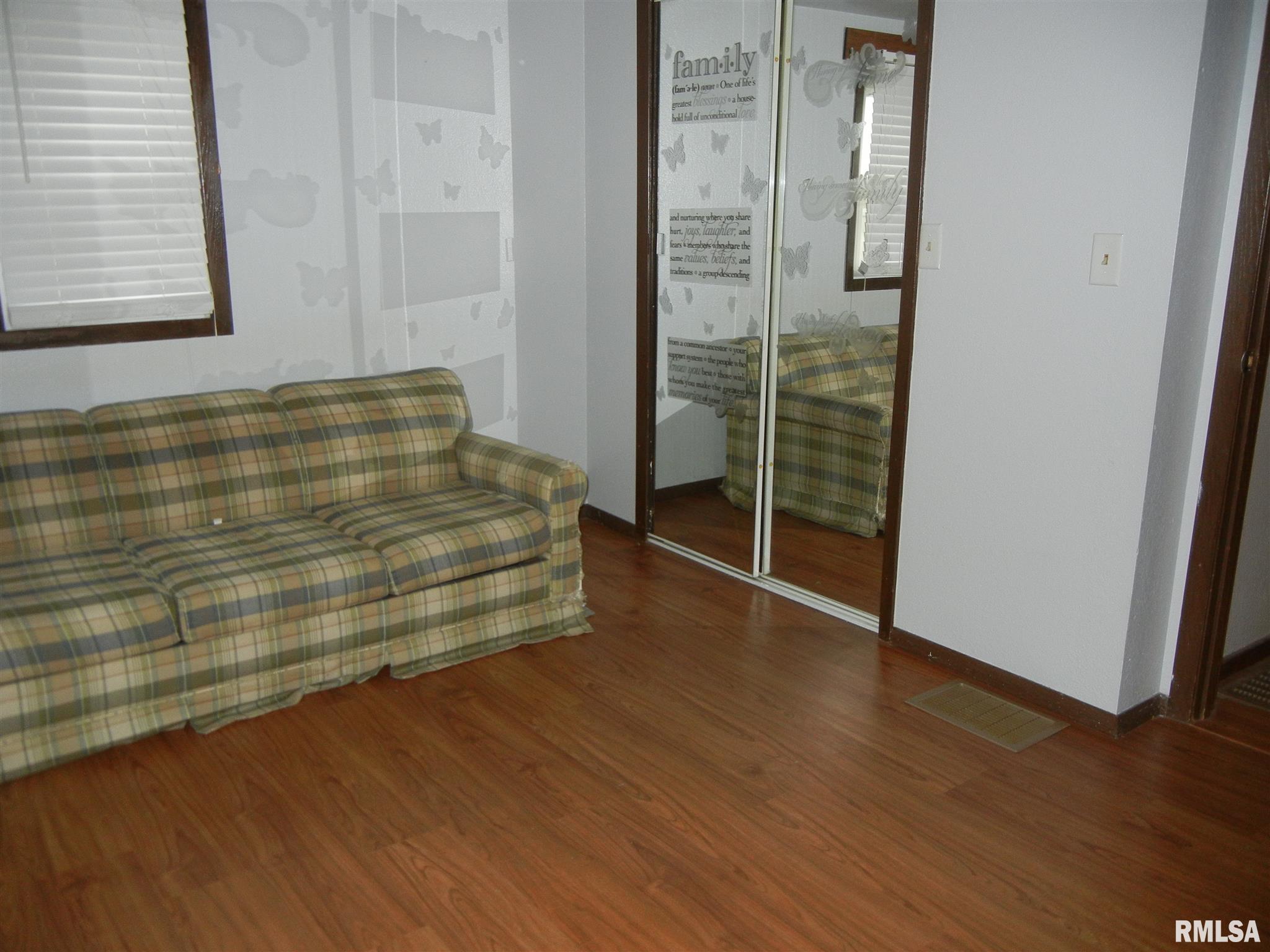 1631 Yards Road Salem, IL 62881 - Photo 15 of 35
