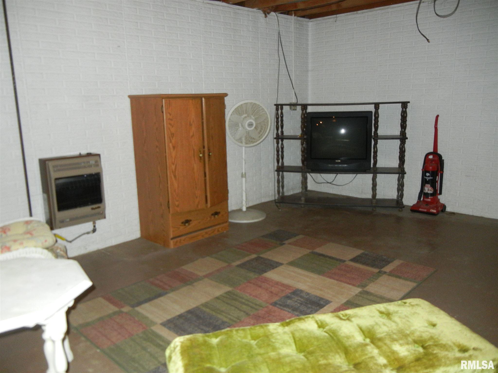 1631 Yards Road Salem, IL 62881 - Photo 22 of 35