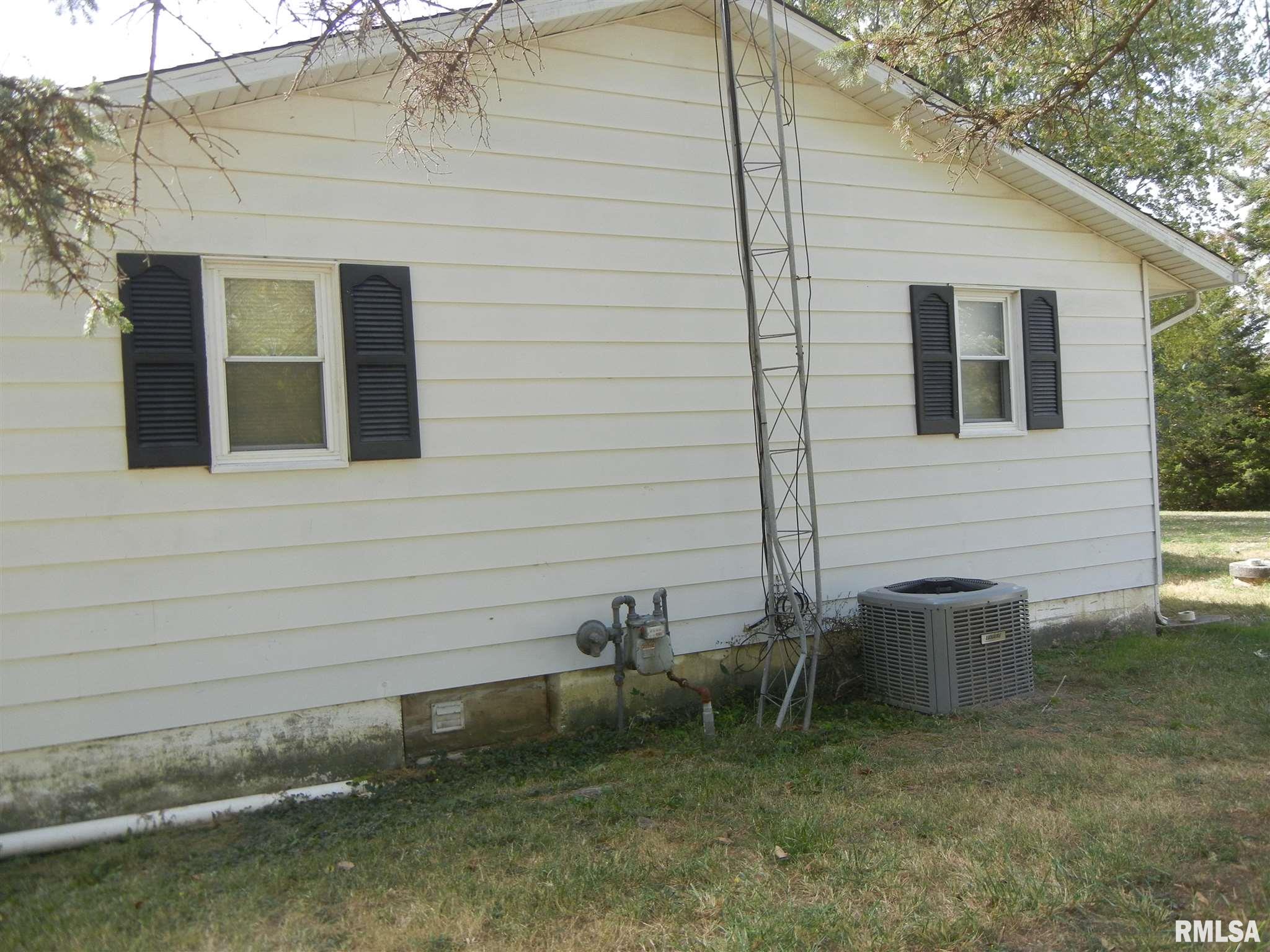 1631 Yards Road Salem, IL 62881 - Photo 29 of 35