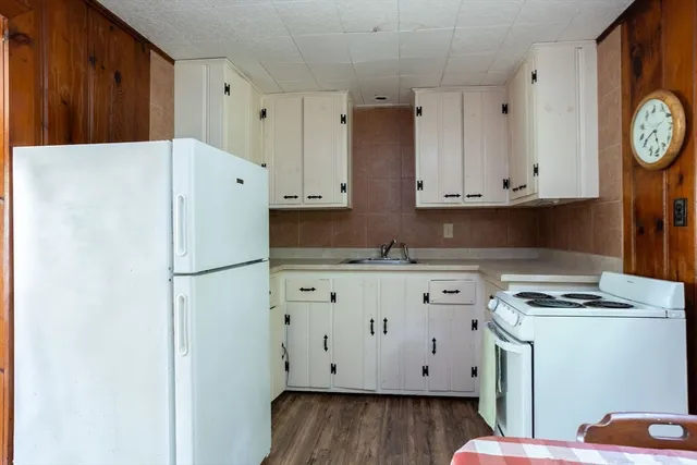 $240,000 | 106 Squaw's Path, Wareham, MA 02558