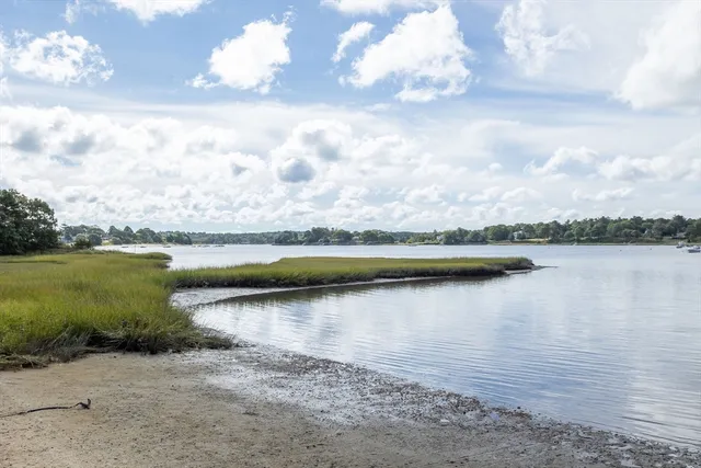 $240,000 | 106 Squaw's Path, Wareham, MA 02558