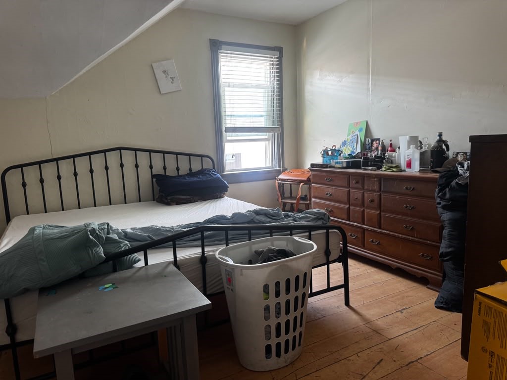 792 Atwells Avenue Providence, RI 02909 - Photo 40 of 47 Third Floor Apartment