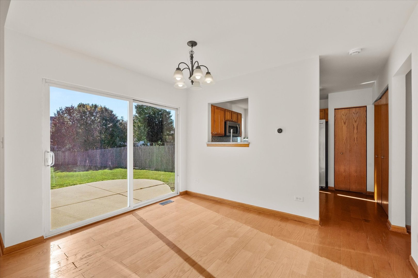 2152 Brayton Place Plainfield, IL 60586 - Photo 7 of 28 a view of an empty room with window