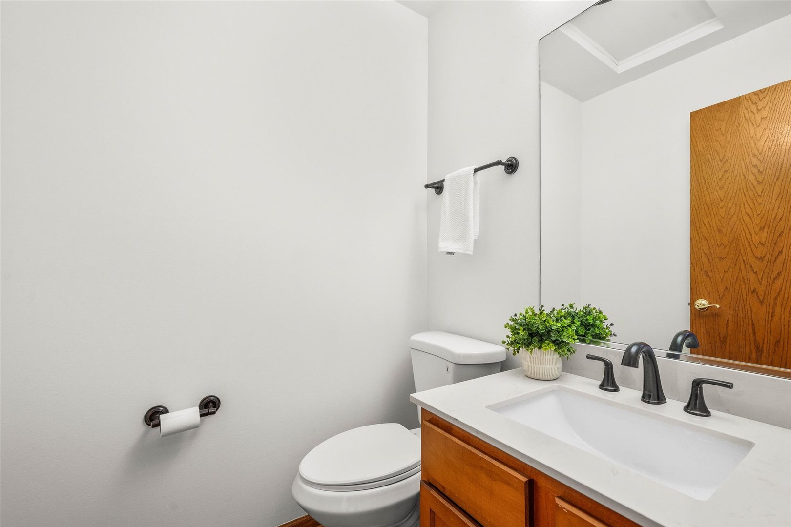 2152 Brayton Place Plainfield, IL 60586 - Photo 10 of 28 a bathroom with a sink toilet and shower