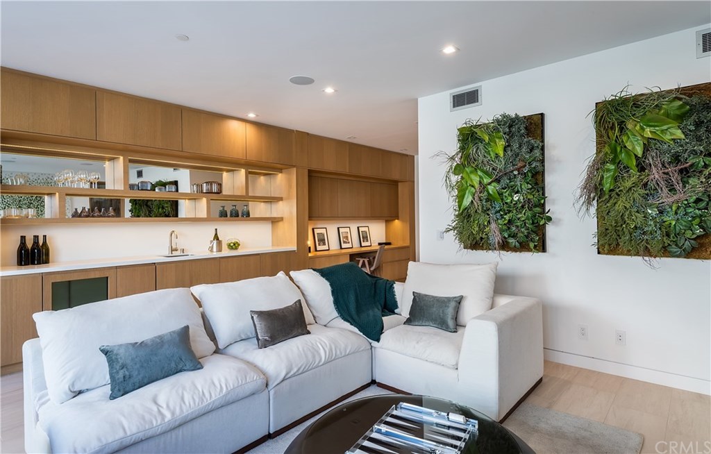 212 16th Street Manhattan Beach, CA 90266 - Photo 12 of 73