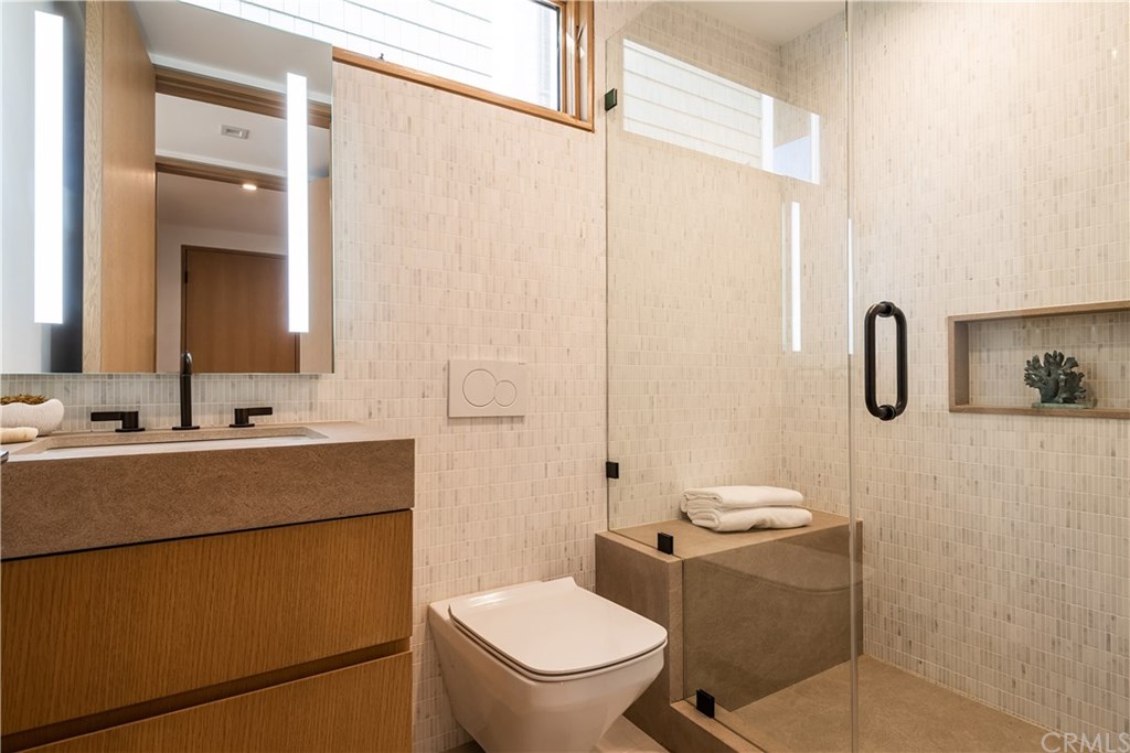 212 16th Street Manhattan Beach, CA 90266 - Photo 16 of 73