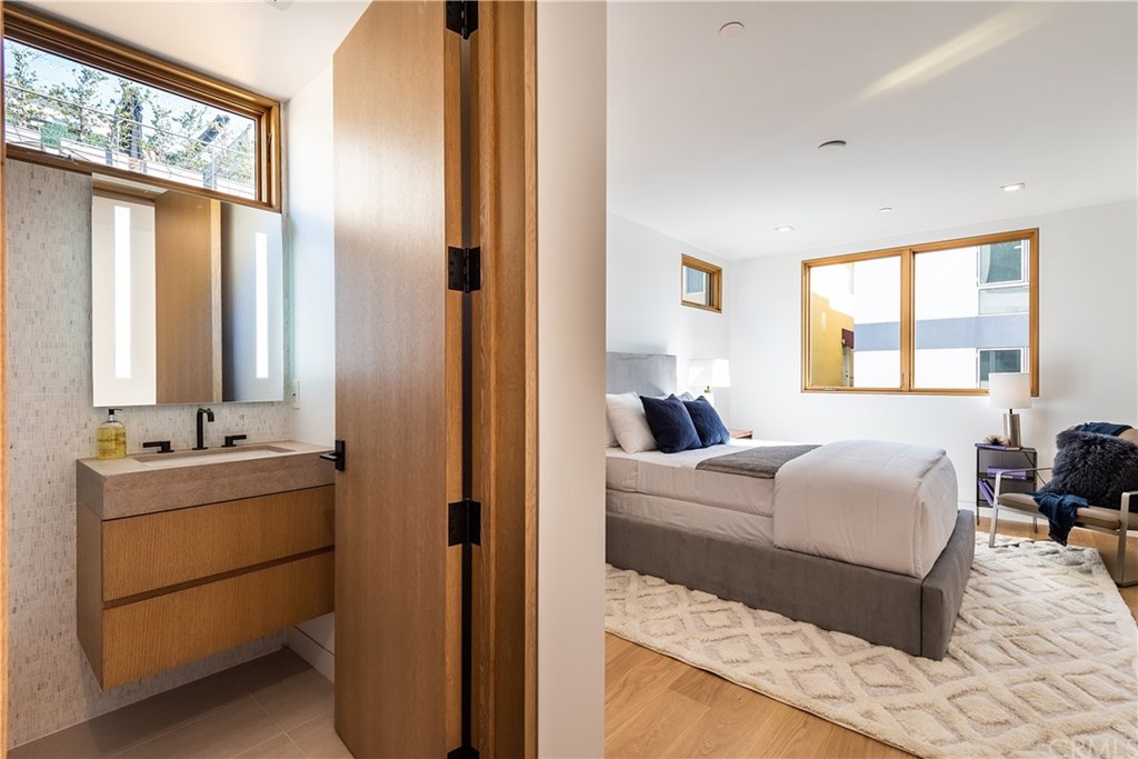 212 16th Street Manhattan Beach, CA 90266 - Photo 22 of 73