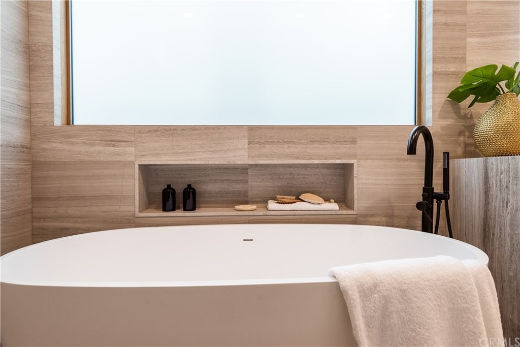 212 16th Street Manhattan Beach, CA 90266 - Photo 31 of 73