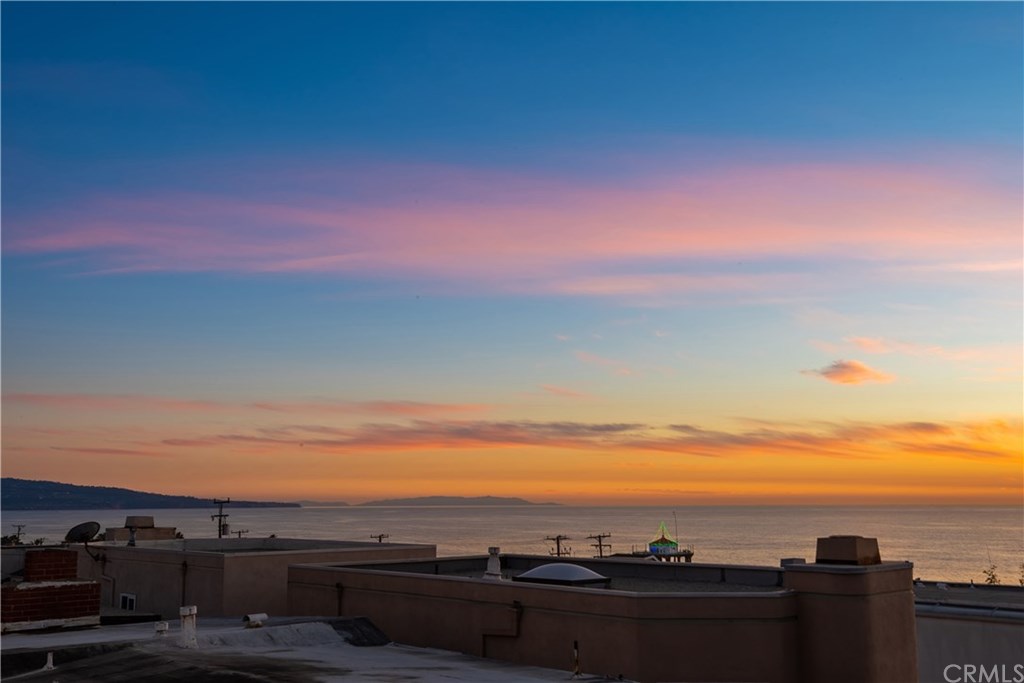 212 16th Street Manhattan Beach, CA 90266 - Photo 5 of 73