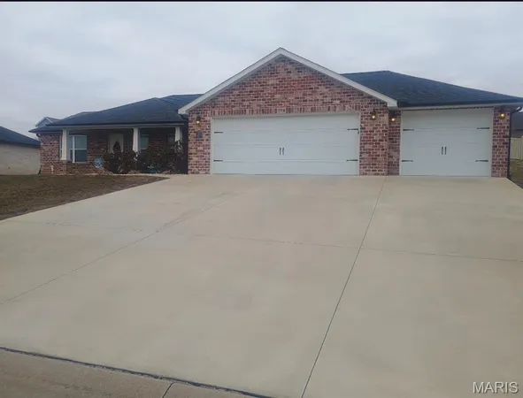 $345,000 | 778 West Deerwood Drive, Jackson, MO 63755
