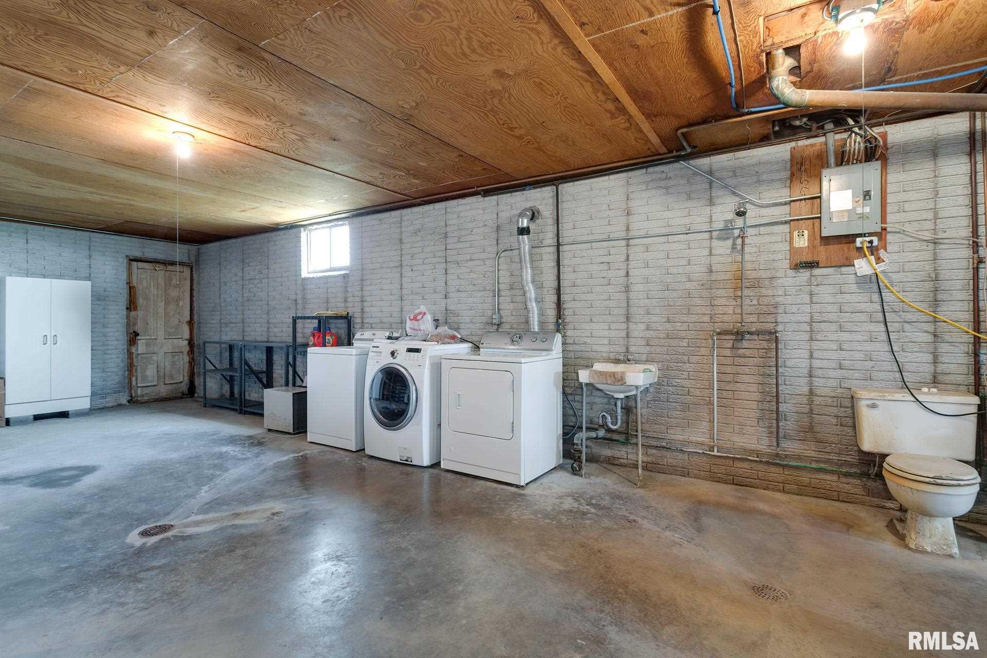 20459 Wells Ferry Road Bettendorf, IA 52722 - Photo 19 of 24 Gallery Image 19