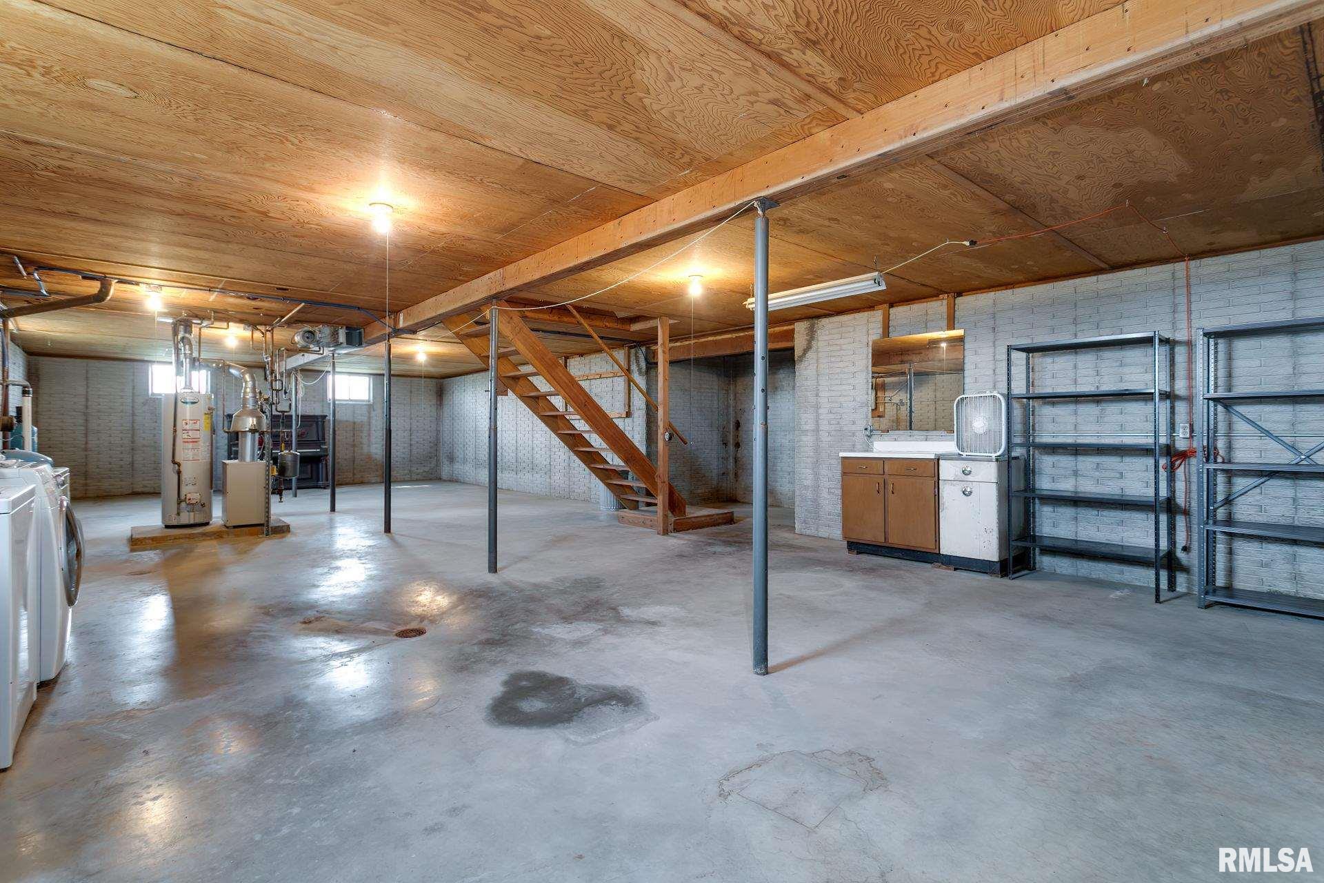 20459 Wells Ferry Road Bettendorf, IA 52722 - Photo 20 of 24 Gallery Image 20