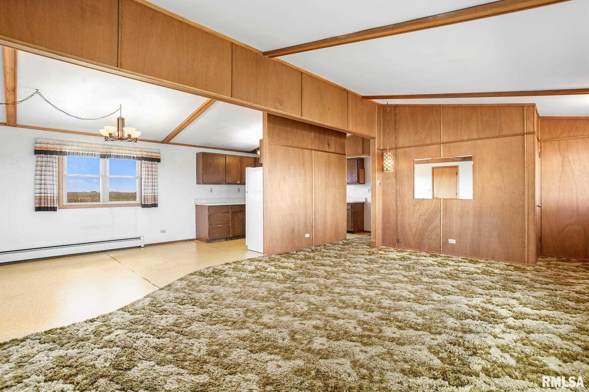 20459 Wells Ferry Road Bettendorf, IA 52722 - Photo 6 of 24 Gallery Image 6