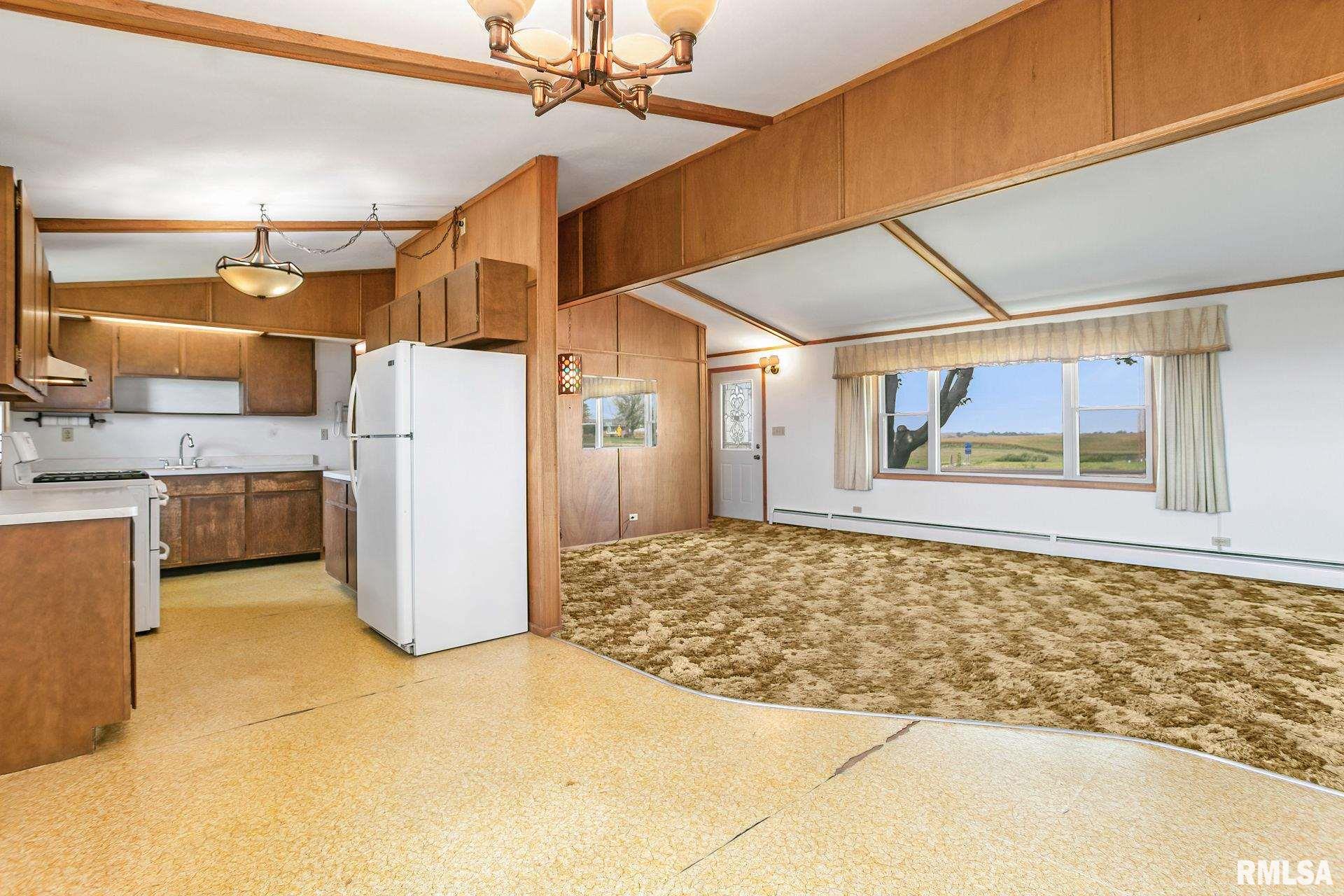 20459 Wells Ferry Road Bettendorf, IA 52722 - Photo 8 of 24 Gallery Image 8