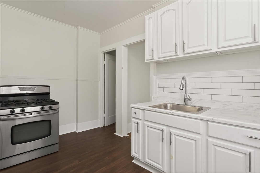 228-230 Augustine Street Rochester, NY 14613 - Photo 4 of 46