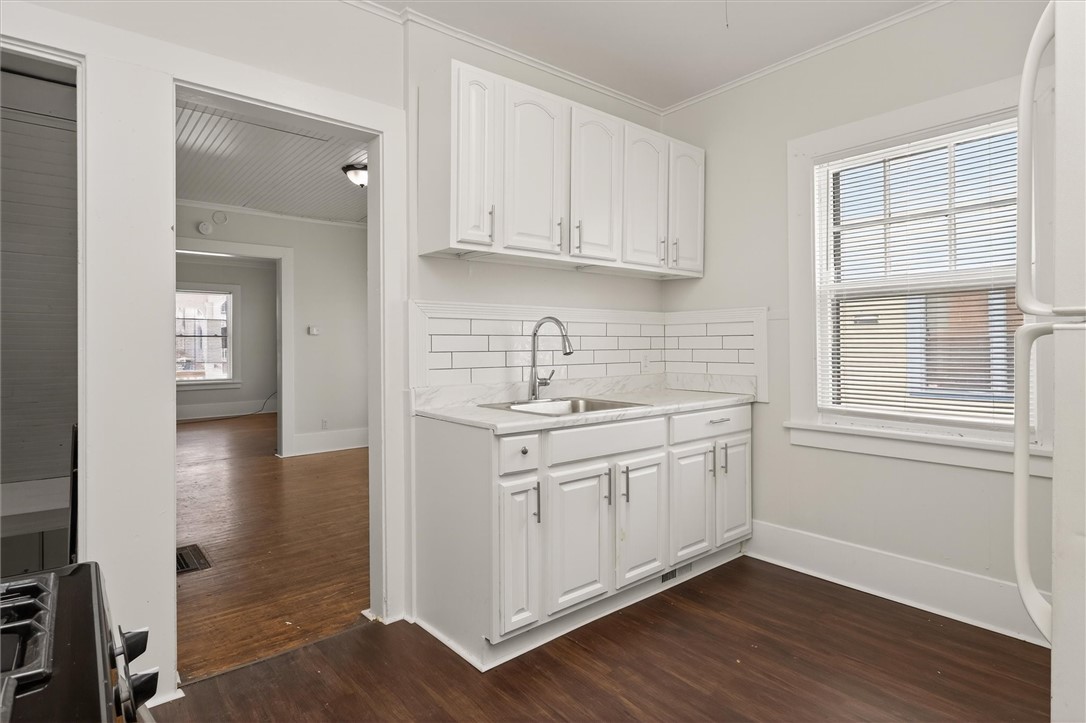 228-230 Augustine Street Rochester, NY 14613 - Photo 5 of 46