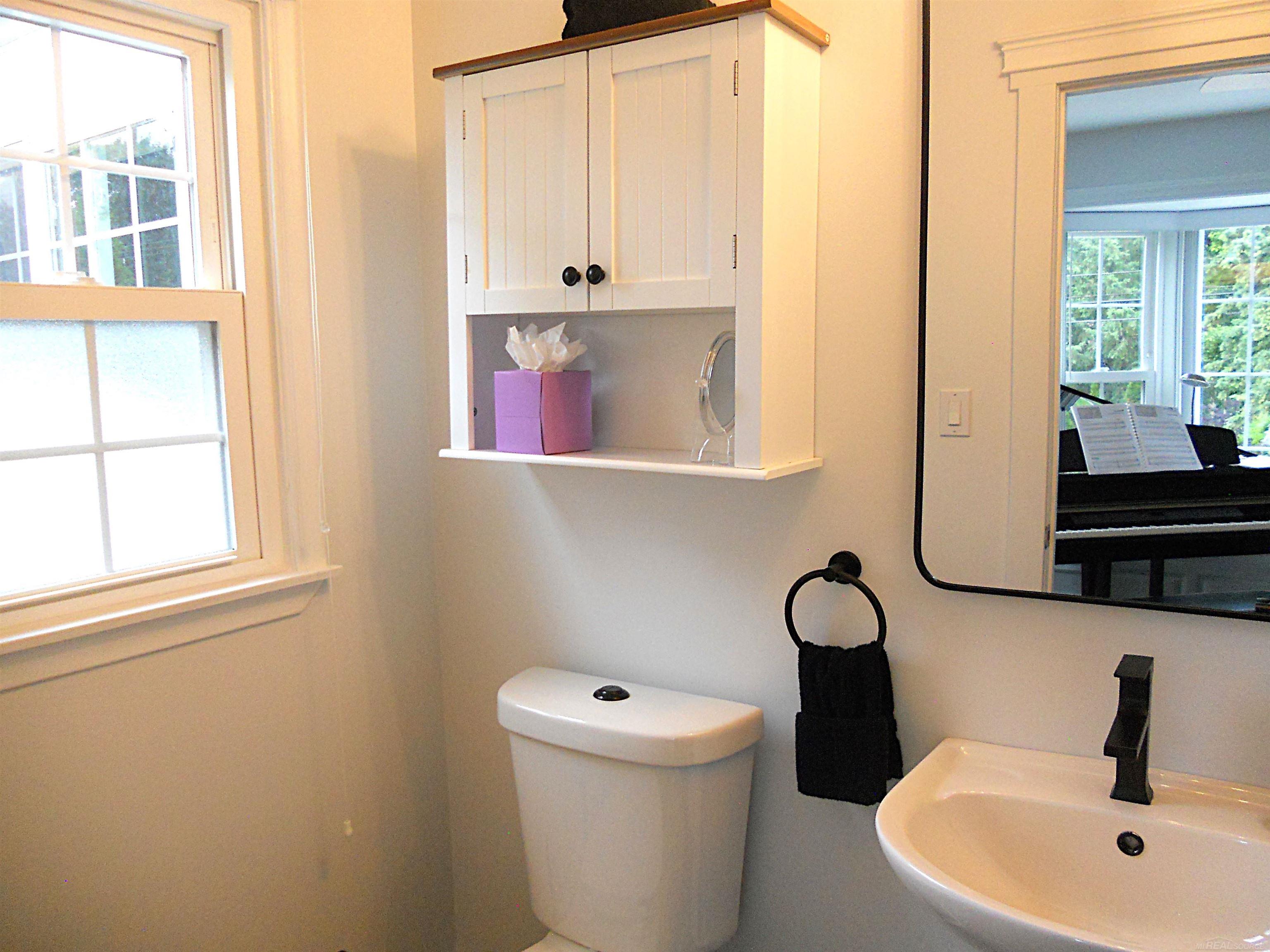 625 Rewold Drive Rochester, MI 48307 - Photo 29 of 69 50213110-7d0acf5d-748e-4a84-87a0-faec03ee9b47.JPG