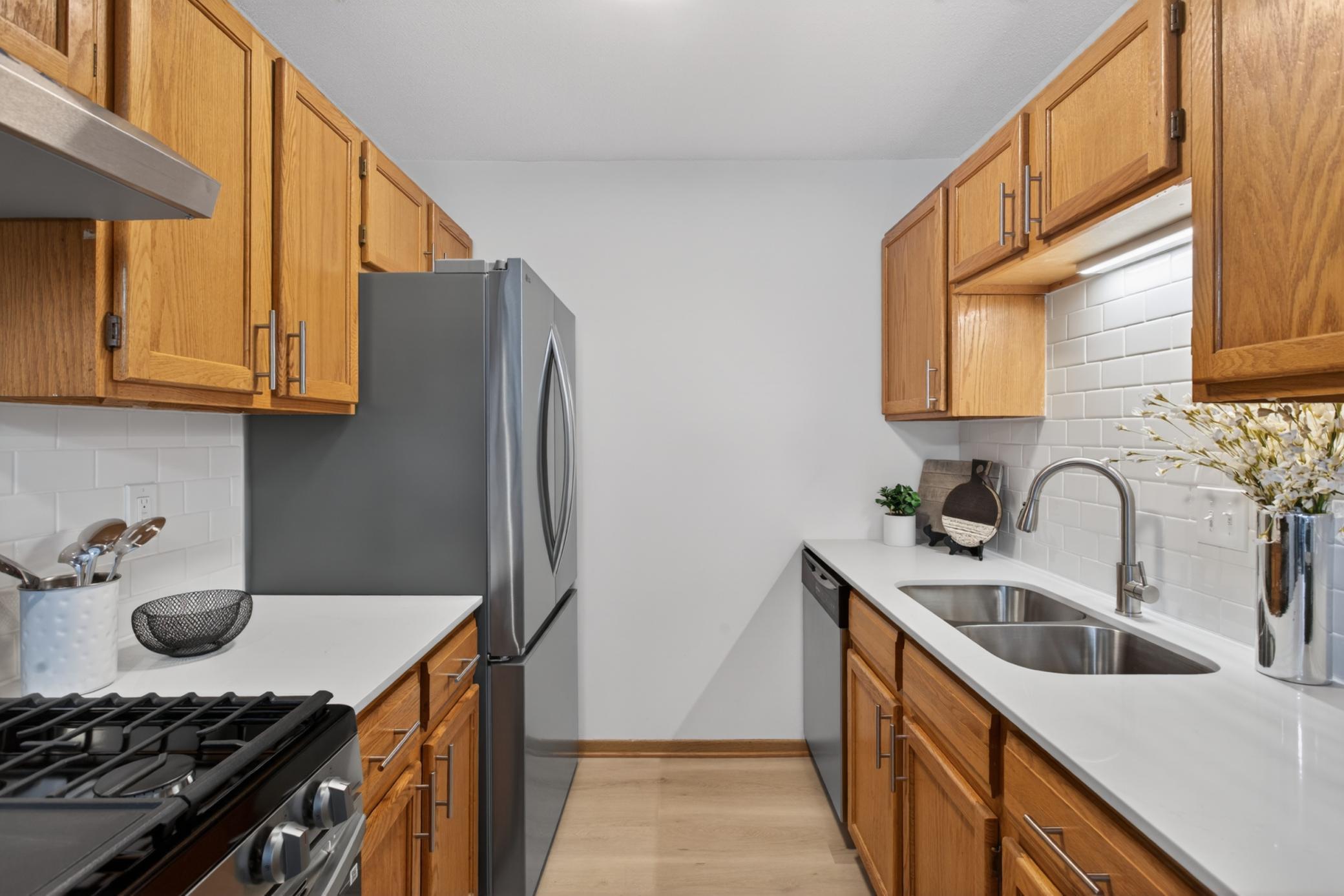 3250 Hill Ridge Drive, Unit 82 Eagan, MN 55121 - Photo 6 of 31