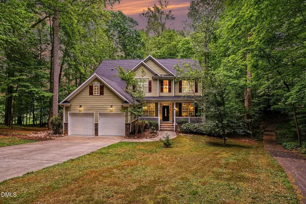 $779,900 | 306 Woodlawn Drive, Hillsborough, NC 27278