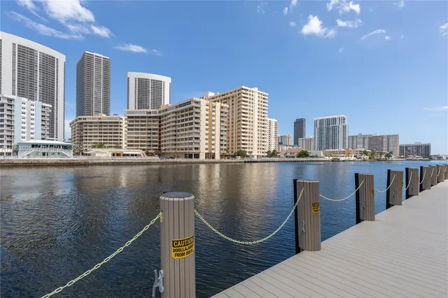 $6,500 | 2600 East Hallandale Beach Boulevard, Unit 2702, Hallandale Beach, FL 33009
