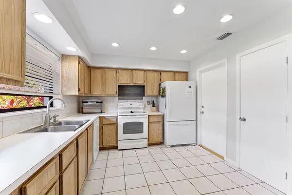 $239,900 | 9860 Pecan Tree Drive, Unit A, Boynton Beach, FL 33436