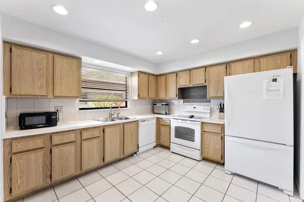 $239,900 | 9860 Pecan Tree Drive, Unit A, Boynton Beach, FL 33436