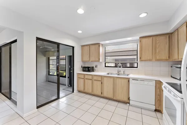 $239,900 | 9860 Pecan Tree Drive, Unit A, Boynton Beach, FL 33436