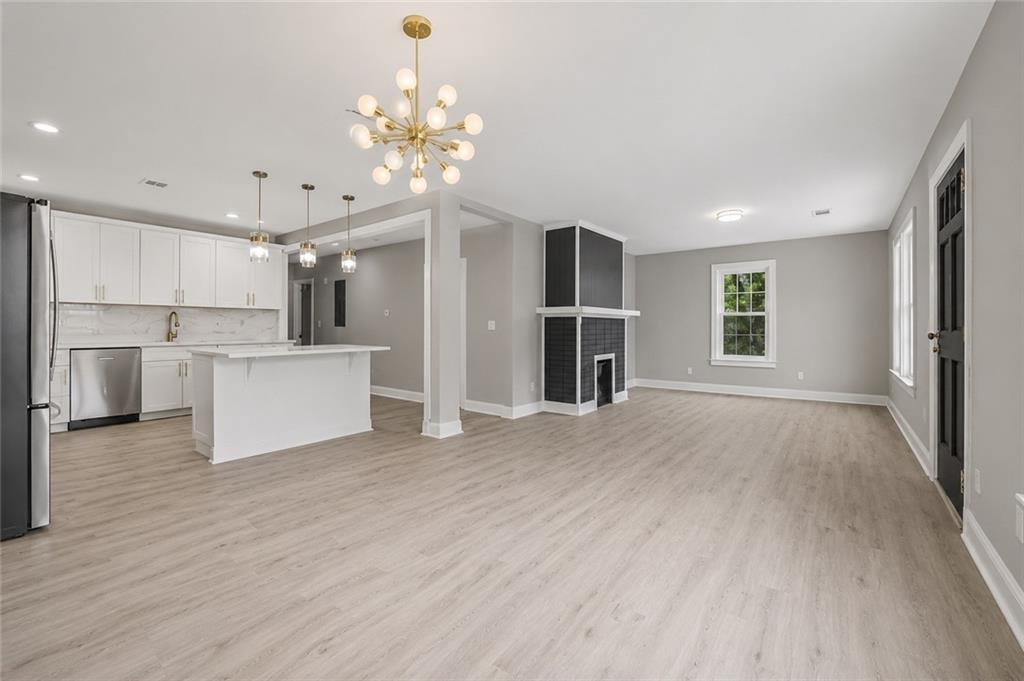 1658 Temple Avenue Atlanta, GA 30337 - Photo 4 of 24