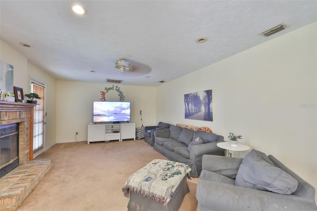 2710 Lewis Road Dover, FL 33527 - Photo 9 of 56