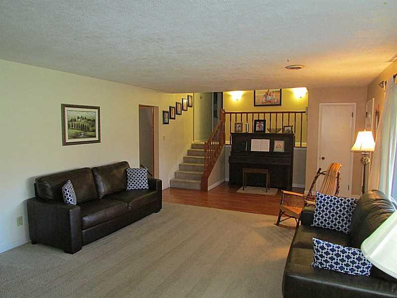 984 McKnight Road Indiana, PA 15701 - Photo 4 of 10 Living Room.