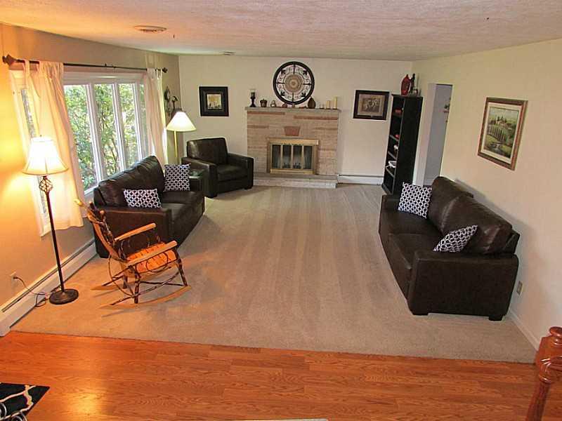 984 McKnight Road Indiana, PA 15701 - Photo 5 of 10 Living Room.