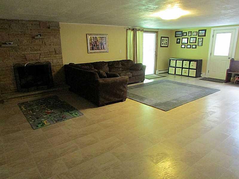 984 McKnight Road Indiana, PA 15701 - Photo 6 of 10 Family Room.