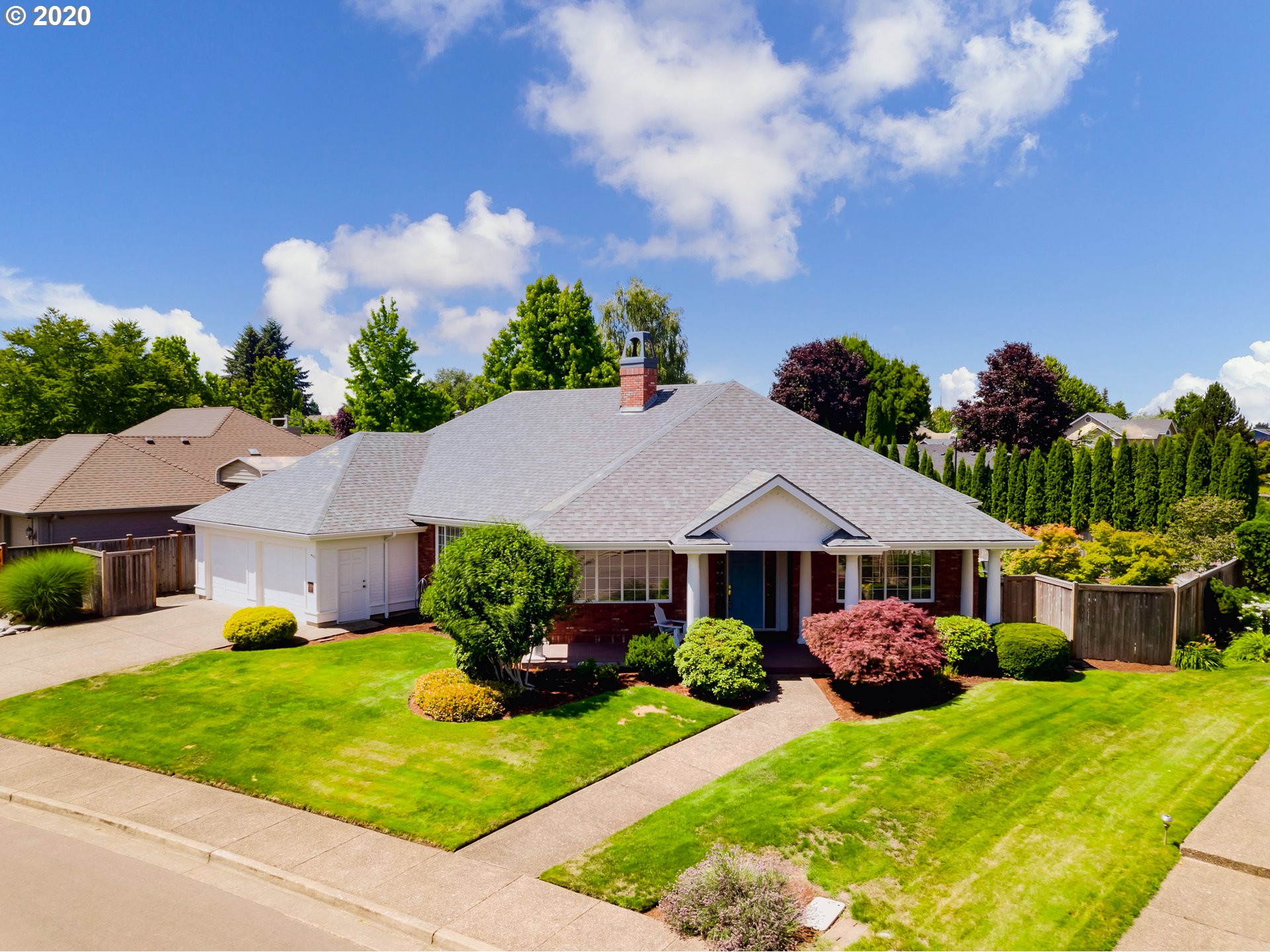 3385 Hampton Way Eugene, OR 97401 - Photo 1 of 32 Gallery Image 1