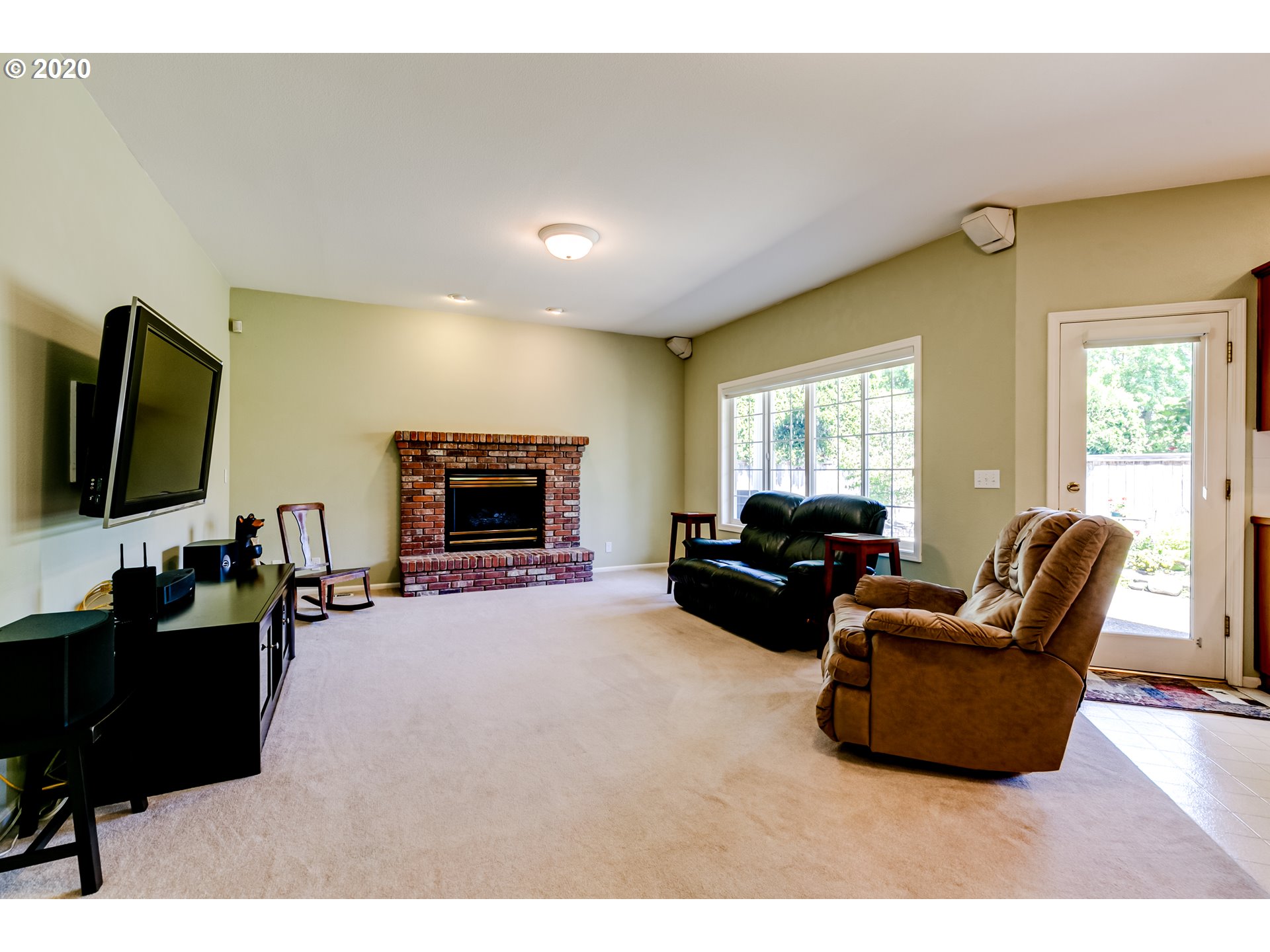 3385 Hampton Way Eugene, OR 97401 - Photo 15 of 32 Gallery Image 15