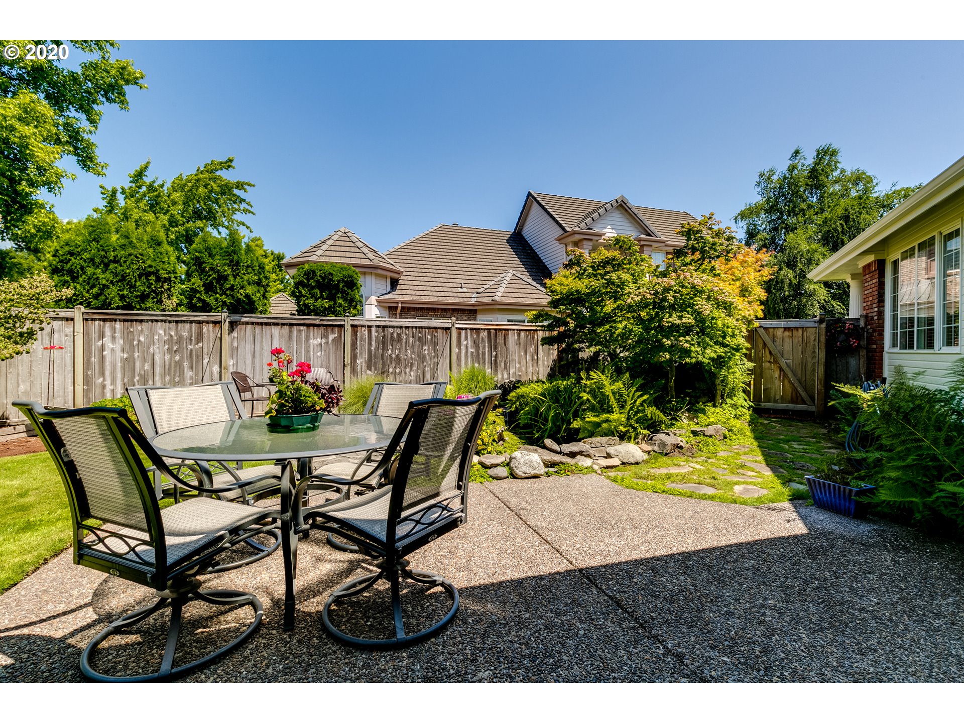 3385 Hampton Way Eugene, OR 97401 - Photo 27 of 32 Gallery Image 27