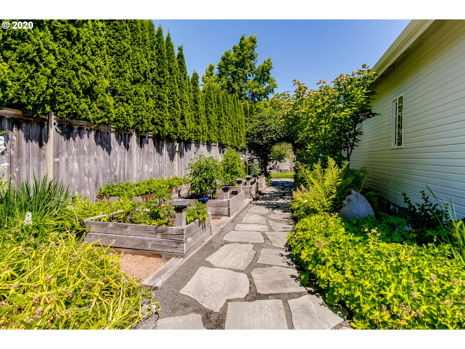 3385 Hampton Way Eugene, OR 97401 - Photo 28 of 32 Gallery Image 28