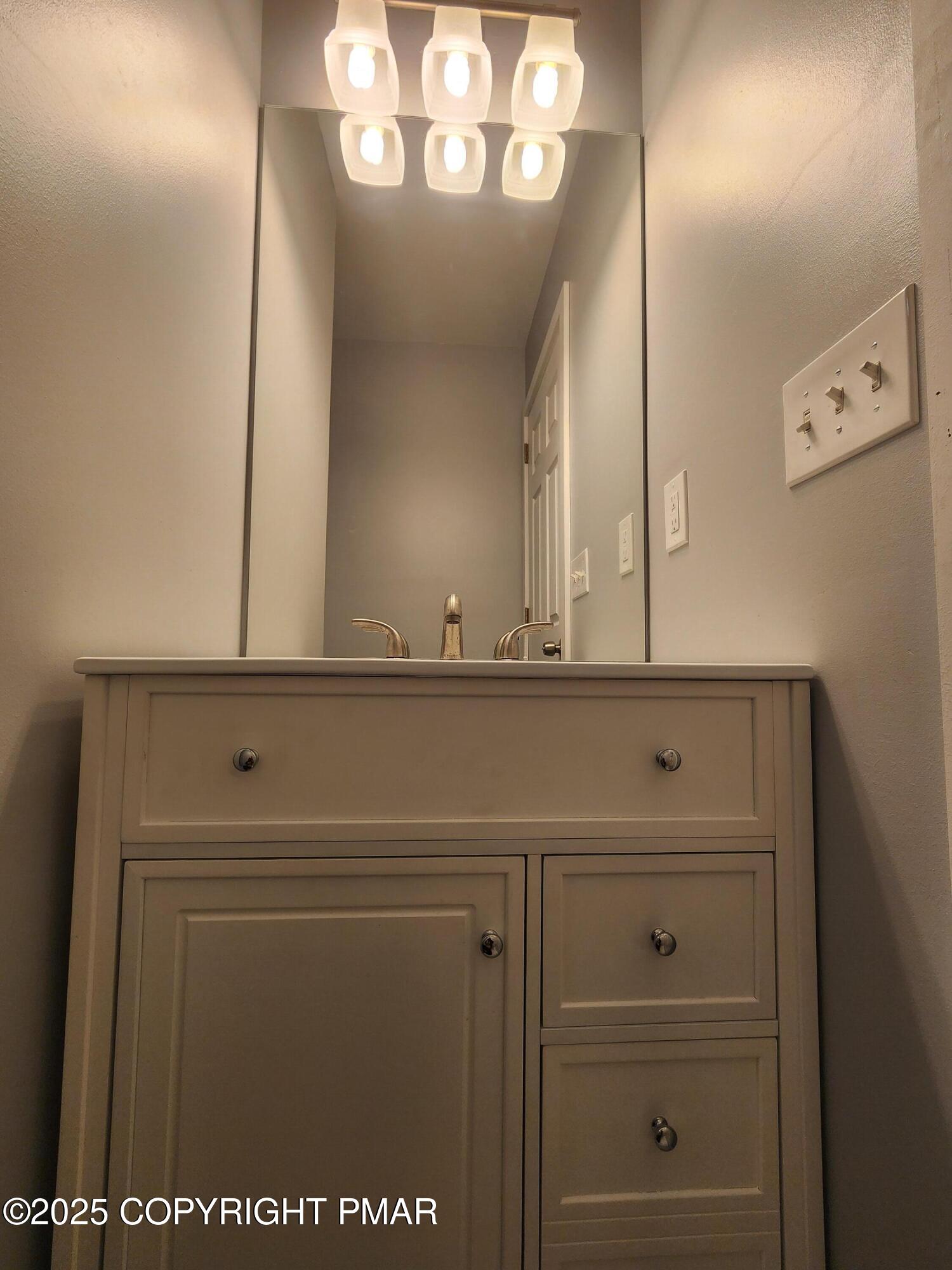 283 Pocono Boulevard Bushkill, PA 18324 - Photo 39 of 44 1000039179